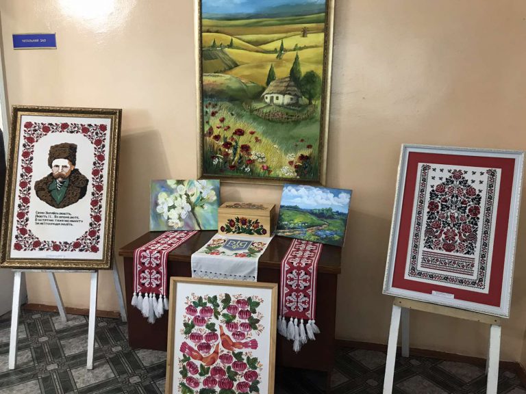 Детальніше про статтю Виставка виробів студентів відділу “Образотворче мистецтво, декоративне мистецтво, реставрація”