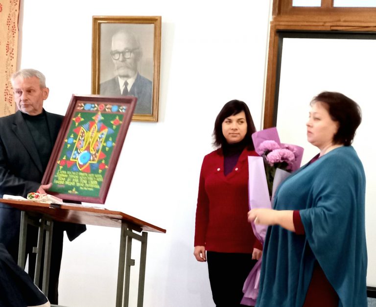 Детальніше про статтю Викладачі відділу Образотворчого мистецтва брали участь в урочистостях, присвячених 50-річчю відкриття музею народного декоративного мистецтва