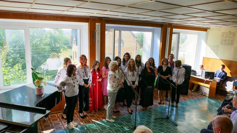 Детальніше про статтю Святковий концерт, присвячений Дню вчителя