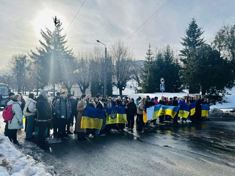 Детальніше про статтю Загальнонаціональна хвилина мовчання