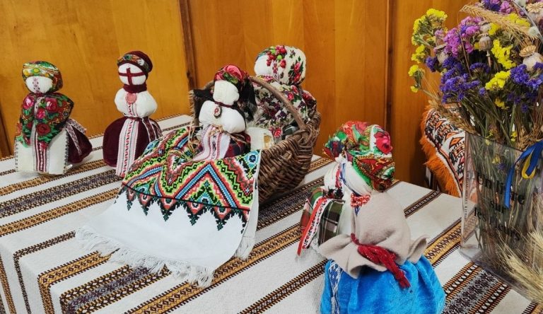 Детальніше про статтю Лялька-мотанка: код нації крізь віки