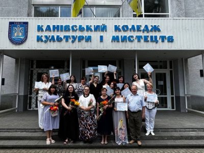 Вручення дипломів випускникам спеціальності «Інформаційна, бібліотечна та архівна справа»